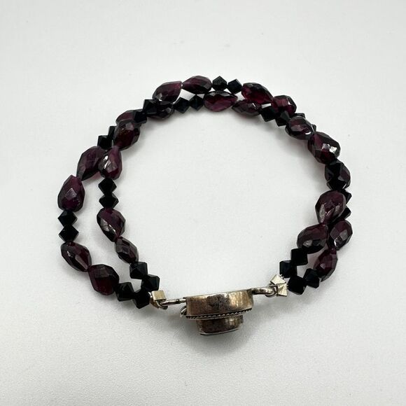 Faceted garnet in a sterling silver clasp with garnet, crystal beaded bracelet! - Picture 5 of 13